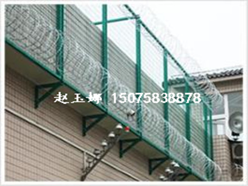 监狱监管区围墙顶部增高金属隔离网