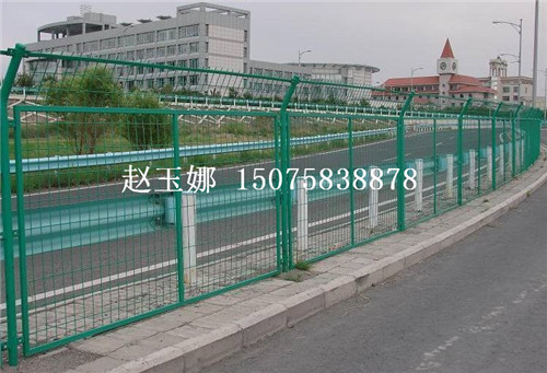 公路护栏网