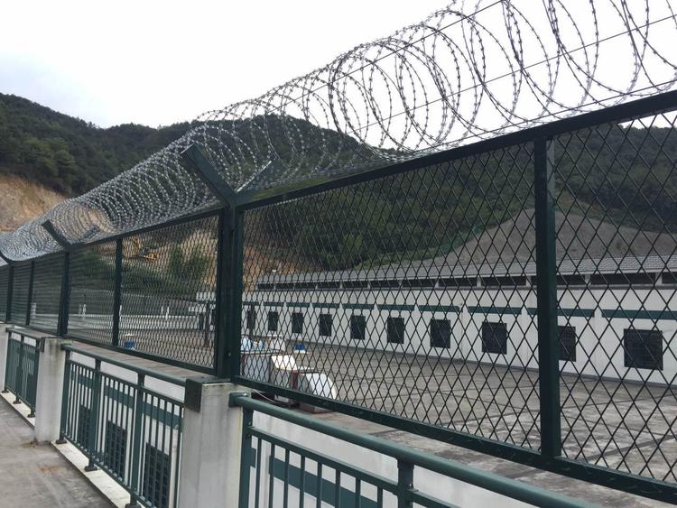 监狱巡逻道钢网墙