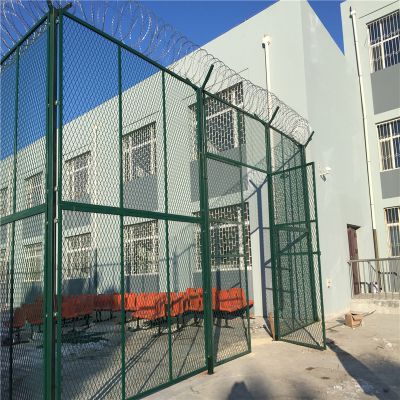 监狱Y型柱隔离网安装方法