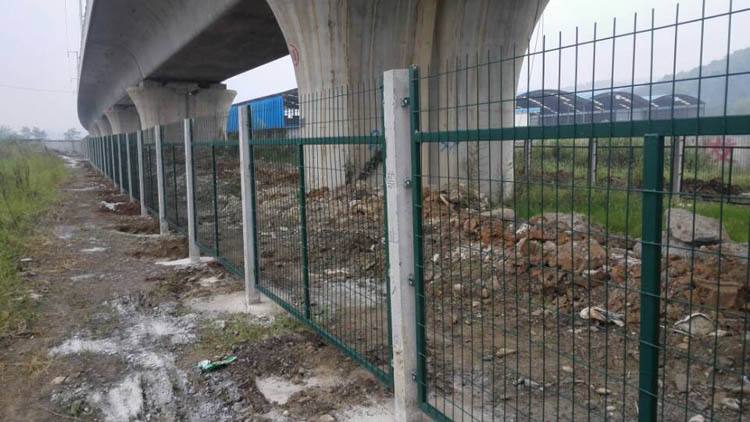 铁路线路防护栅栏