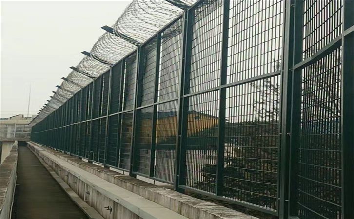靠近狱墙的建筑物上防攀越式隔离网标准技术要求