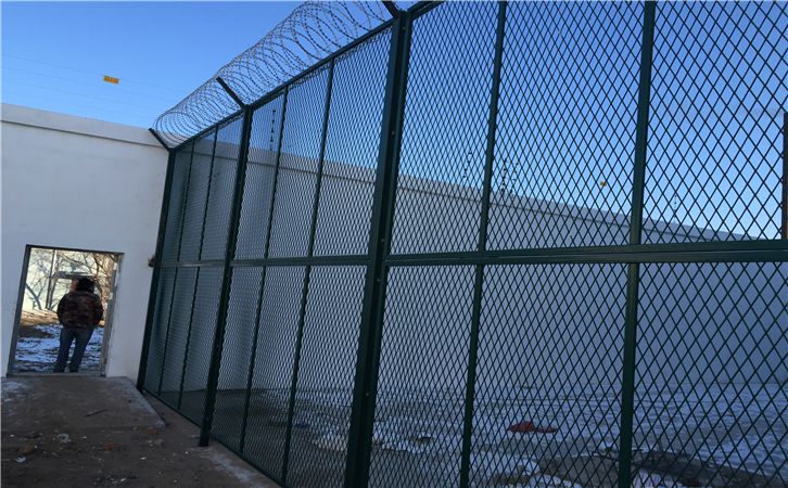 监狱警戒金属围墙隔离网技术参数
