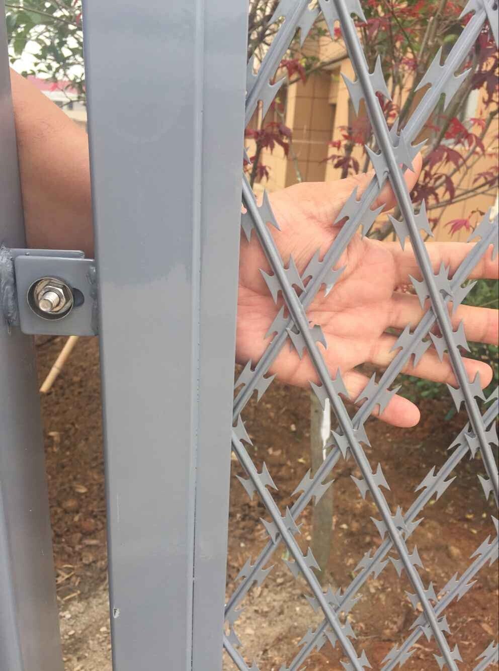 刀片刺网阻隔防护网