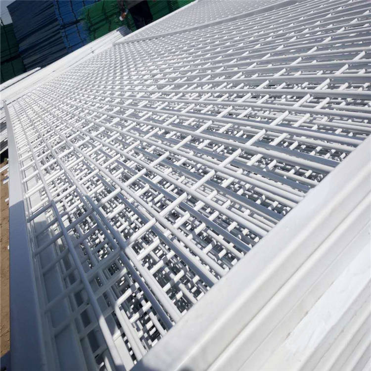 看守所、拘留所安装防攀爬金属隔离网时的注意事项