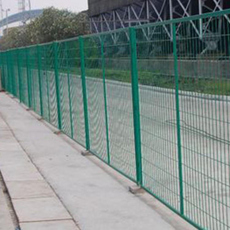 高速公路护栏网安装施工的要求