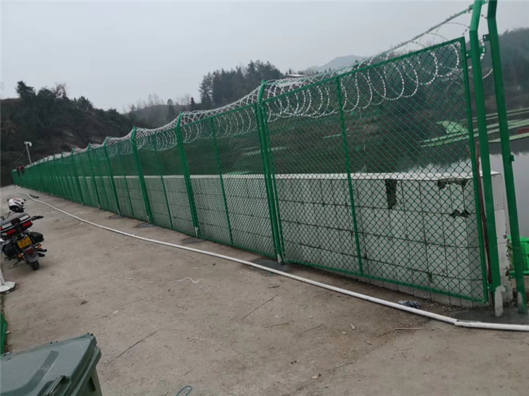 饮用水水源地保护围网安装方式
