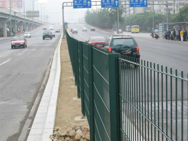 公路中间隔离网